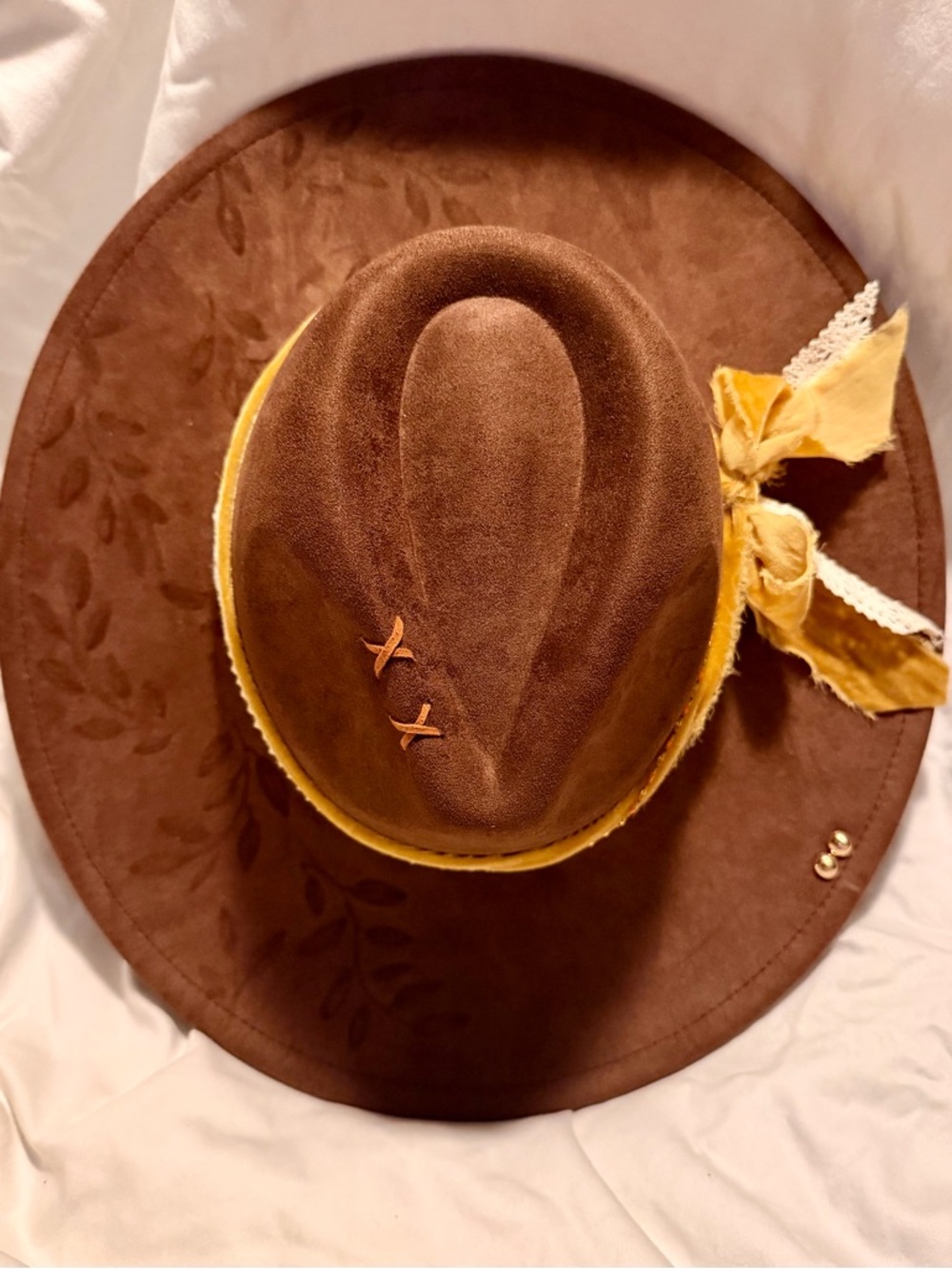 Women's Brown Velvet Wide-Brim Hat with Yellow Velvet Band